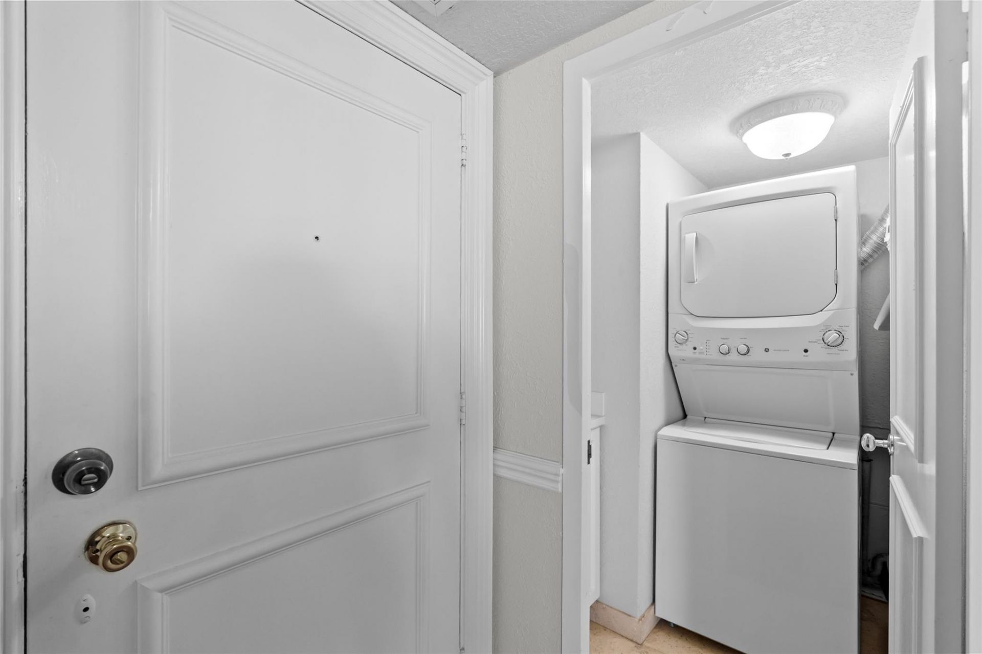 3000 Holiday Drive, Unit 1002, Fort Lauderdale, FL 33316 Photo