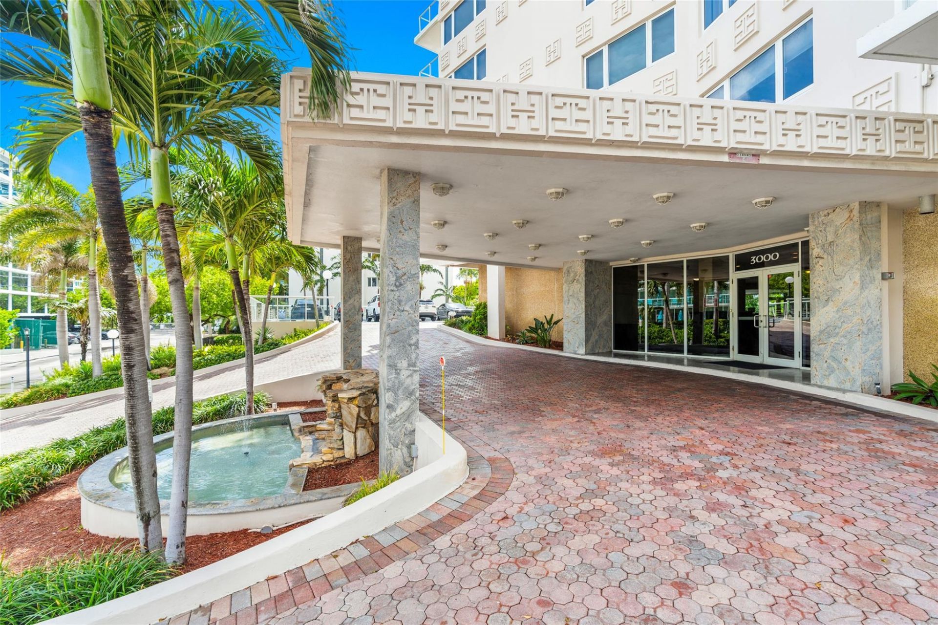 3000 Holiday Drive, Unit 1002, Fort Lauderdale, FL 33316 Photo