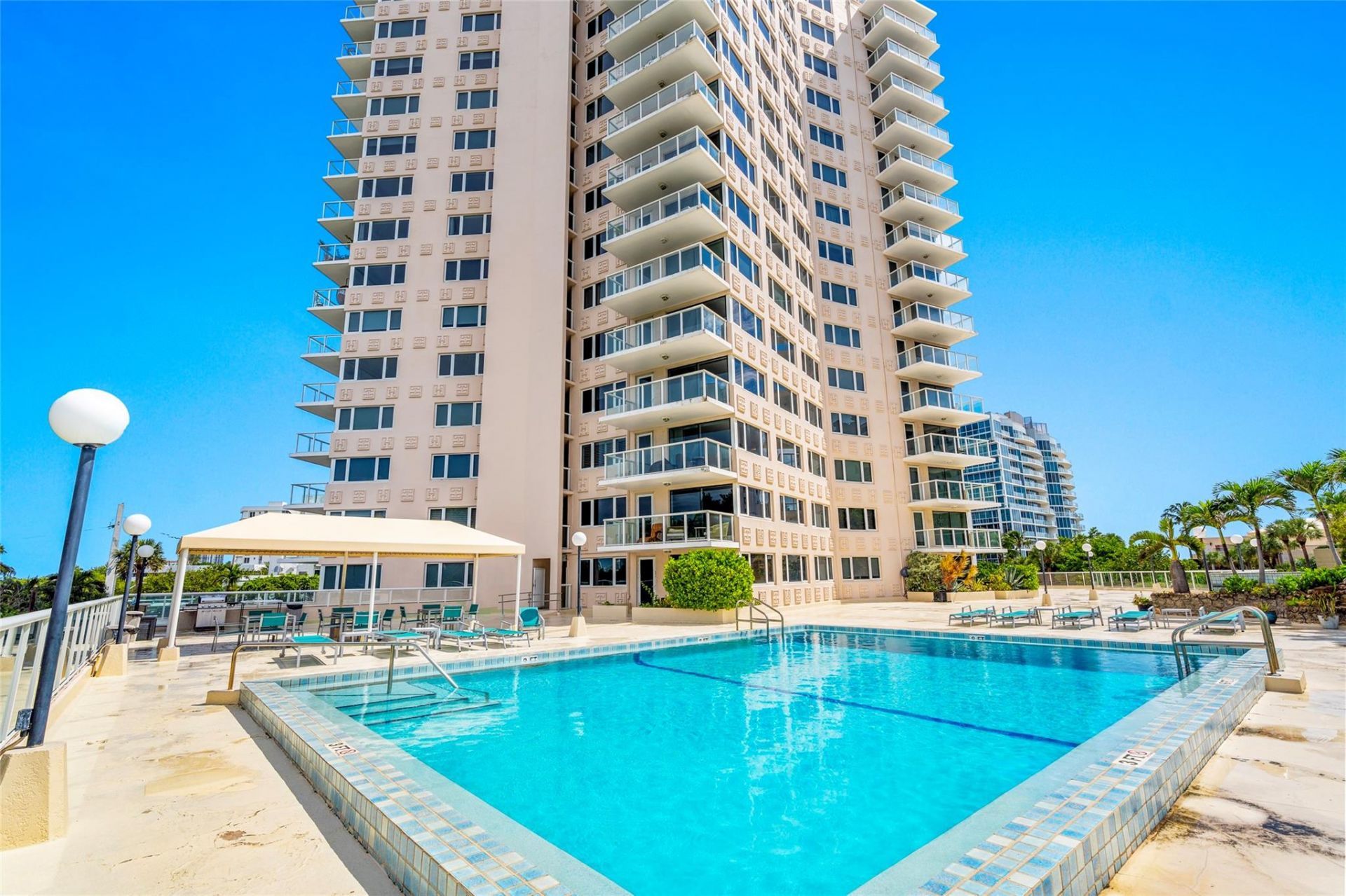 3000 Holiday Drive, Unit 1002, Fort Lauderdale, FL 33316 Photo
