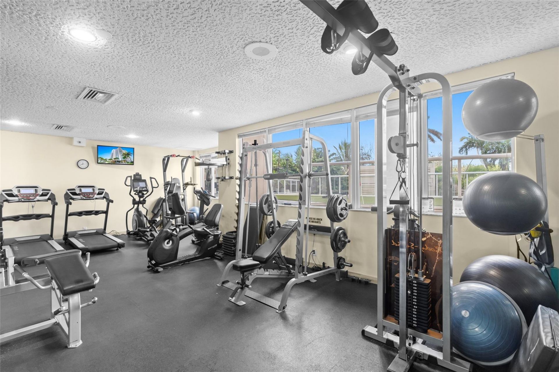 3000 Holiday Drive, Unit 1002, Fort Lauderdale, FL 33316 Photo