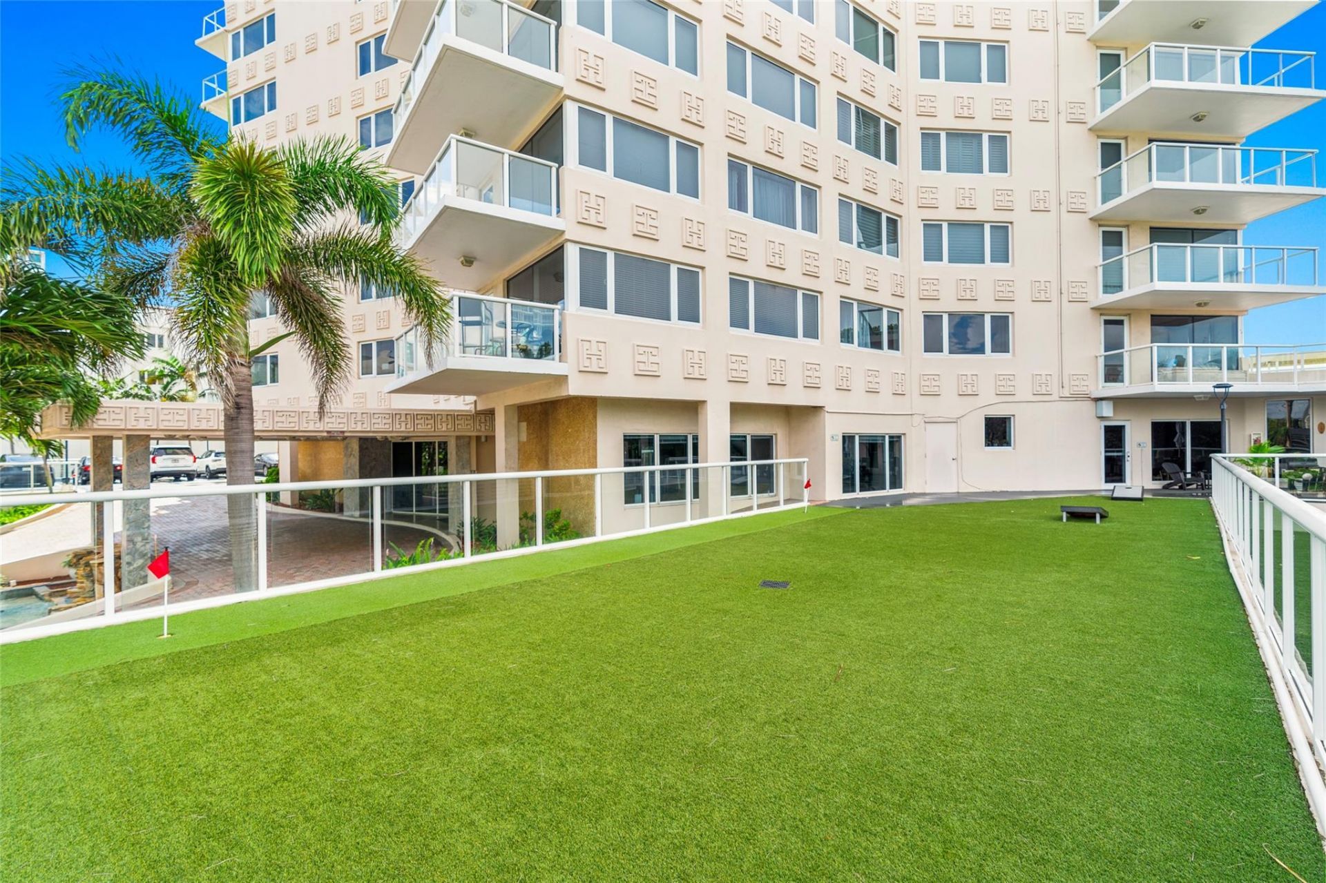 3000 Holiday Drive, Unit 1002, Fort Lauderdale, FL 33316 Photo