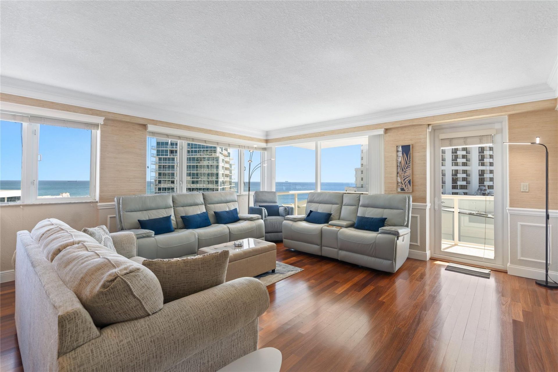 3000 Holiday Drive, Unit 1002, Fort Lauderdale, FL 33316 Photo