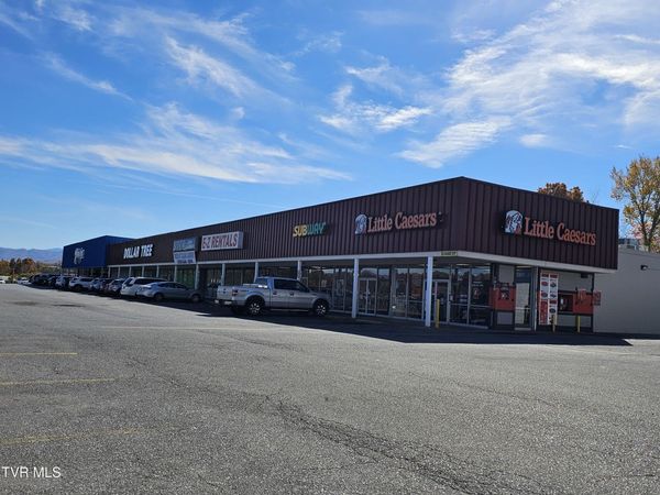 1950 South Roan Street, Johnson City, TN 37601