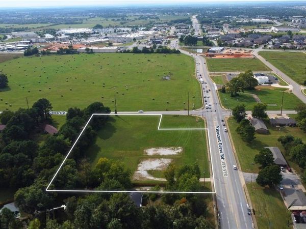 1566 Pleasant Grove Road, Lowell, AR 72745