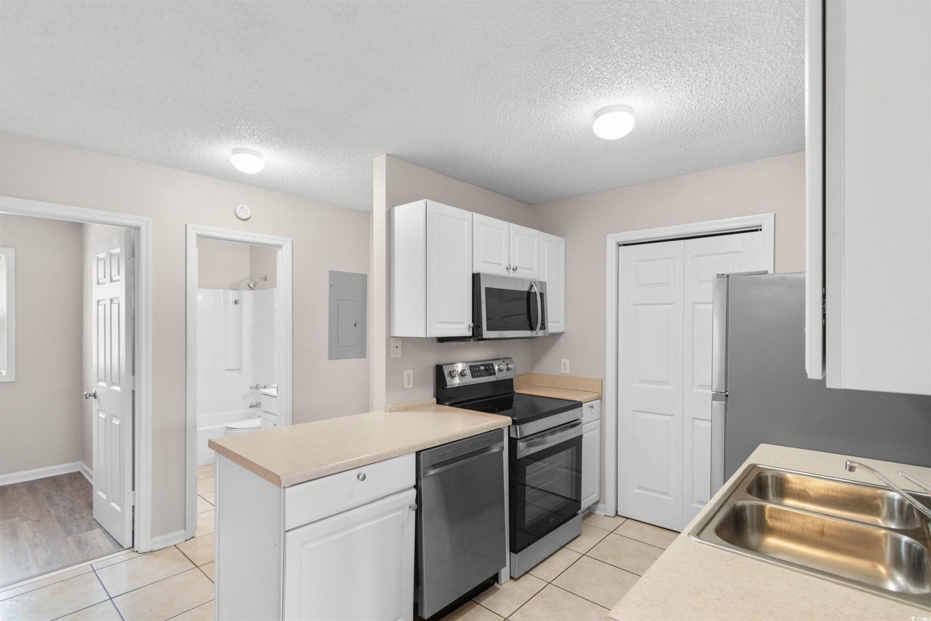 4150 N Horseshoe Rd. Photo 4