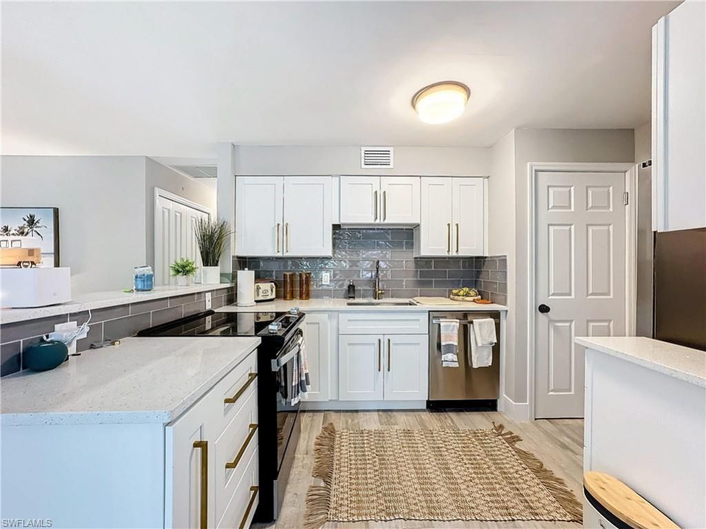 9 Knights Bridge Rd, Unit 30, Naples, FL 34112 Photo