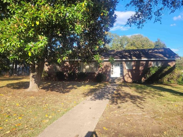 202 NE 4th Street, England, AR 72046