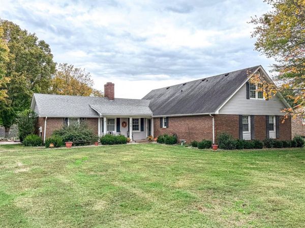 290 Hillwood Drive, Bowling Green, KY 42101