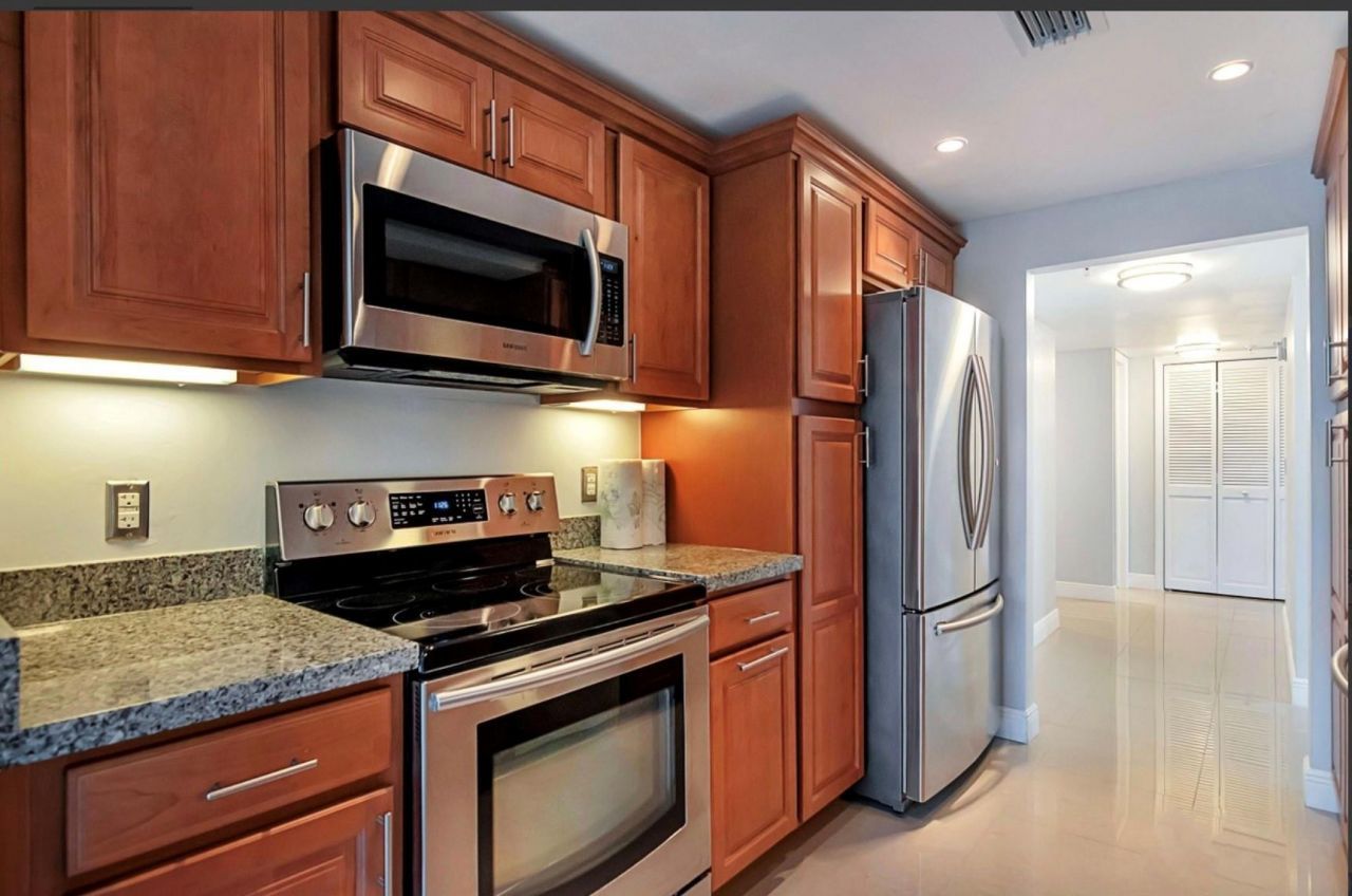 859 Jeffery Street, Unit 214, Boca Raton, FL 33487 Photo