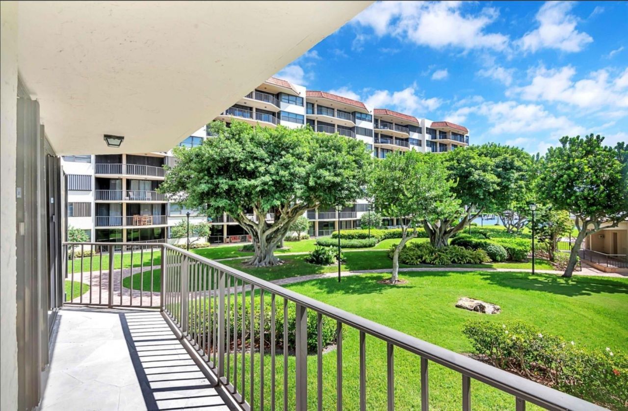 859 Jeffery Street, Unit 214, Boca Raton, FL 33487 Photo