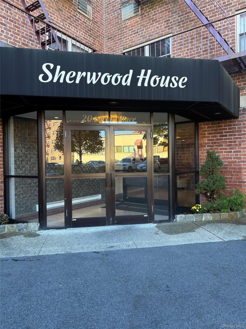 20 Secor, Unit 6U, Yonkers, NY 10704 Main Photo