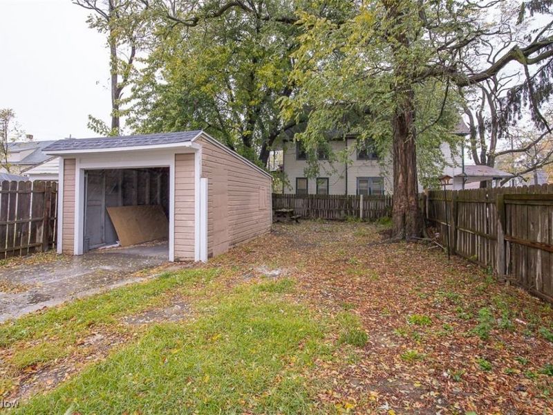 4502 Bush Avenue, Cleveland, OH 44109 Photo 24