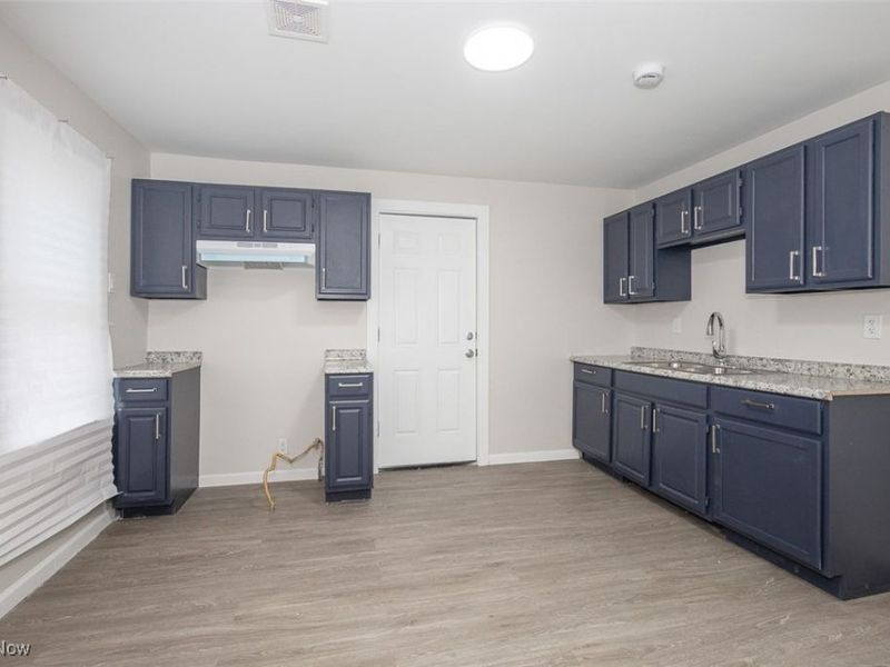 4502 Bush Avenue, Cleveland, OH 44109 Photo 3