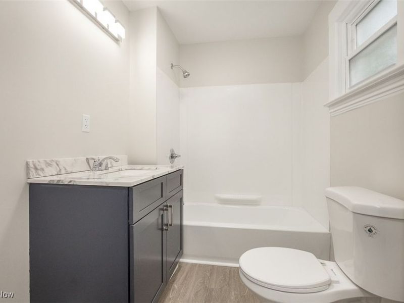 4502 Bush Avenue, Cleveland, OH 44109 Photo 6