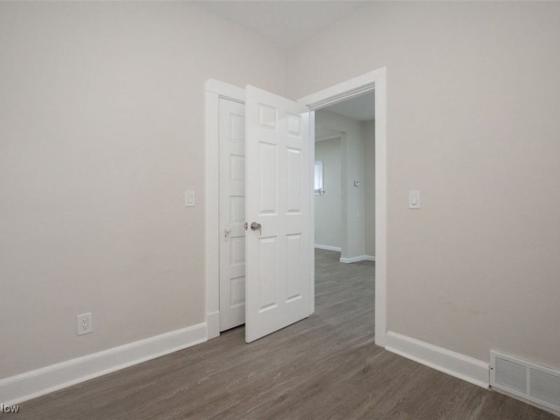 4502 Bush Avenue, Cleveland, OH 44109 Photo 9