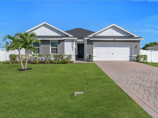 221 SW 21st TER , CAPE CORAL, FL 33991