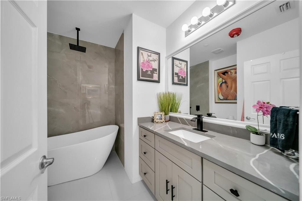 221 SW 21st Ter , Cape Coral, FL 33991 Photo