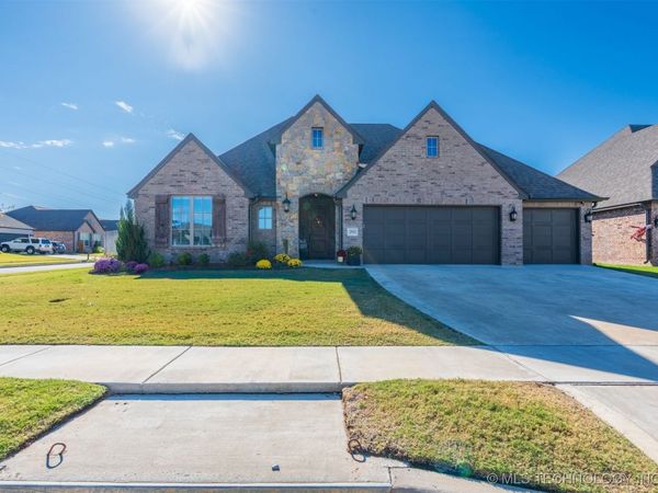 2923 E Portland Street, Broken Arrow, OK 74014
