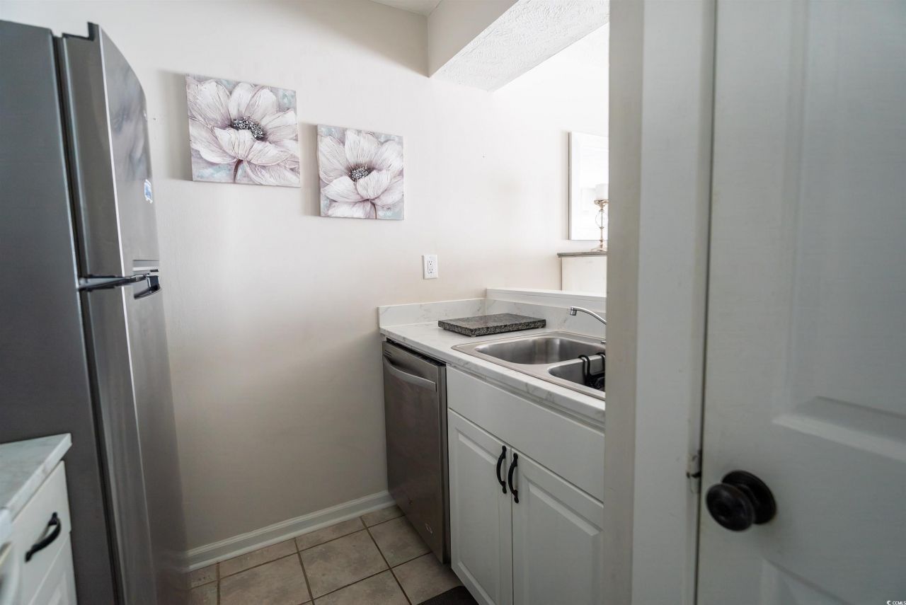 4715 Cobblestone Dr.  Photo 4