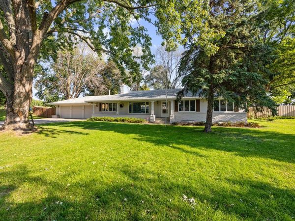 4828 Valley View Road, Edina, MN 55424