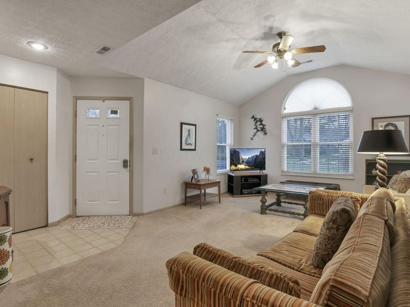 3757 Mill Stream Drive, Unit 12, Hilliard, OH 43026 Photo 4