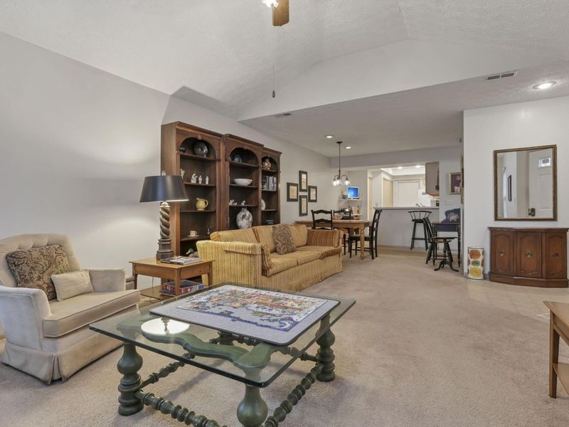 3757 Mill Stream Drive, Unit 12, Hilliard, OH 43026 Photo 6