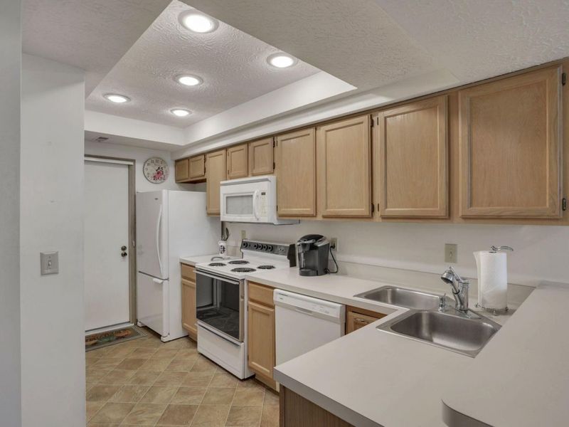 3757 Mill Stream Drive, Unit 12, Hilliard, OH 43026 Photo 9