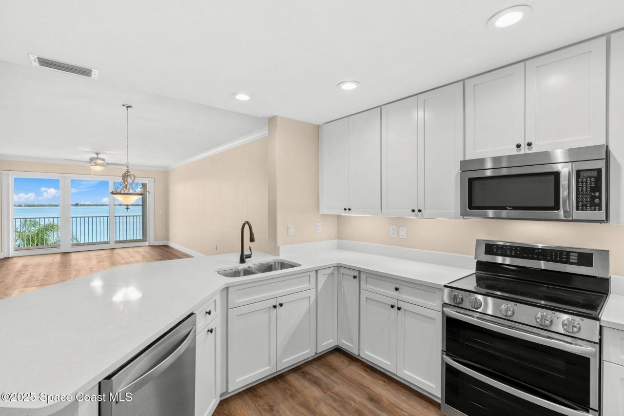 4007 N Harbor City Boulevard, Unit 402, Melbourne, FL 32935 Photo