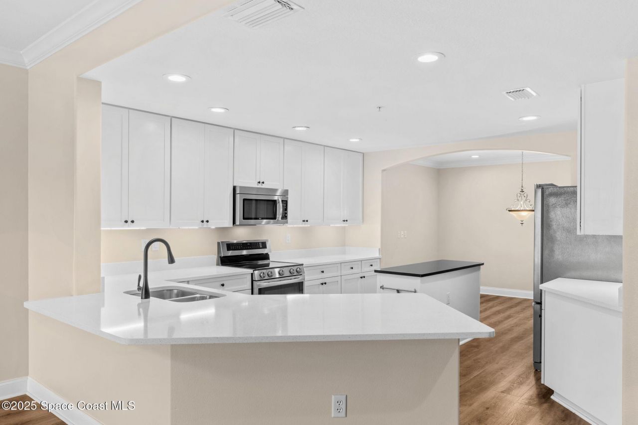 4007 N Harbor City Boulevard, Unit 402, Melbourne, FL 32935 Photo