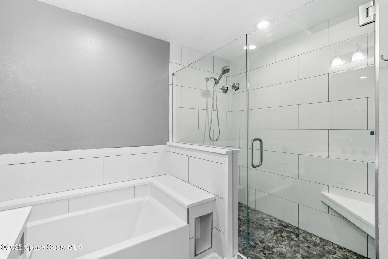 4007 N Harbor City Boulevard, Unit 402, Melbourne, FL 32935 Photo