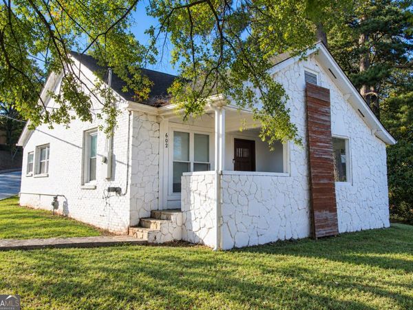 602 W Lake Avenue NW, Atlanta, GA 30318