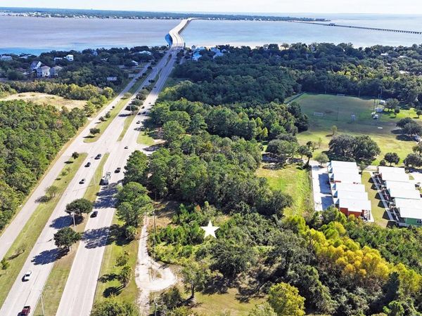 250-252 Hwy 90, Bay Saint Louis, MS 39520