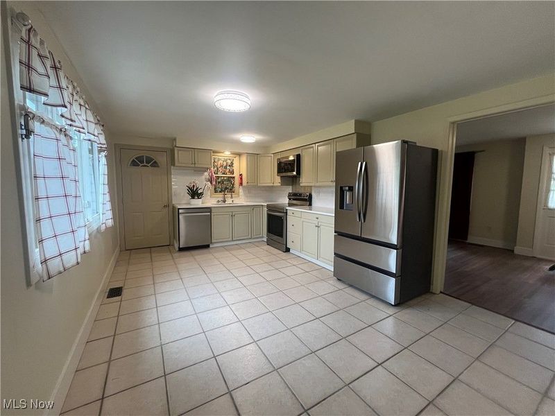 7915 East Pike, Norwich, OH 43767 Photo 5