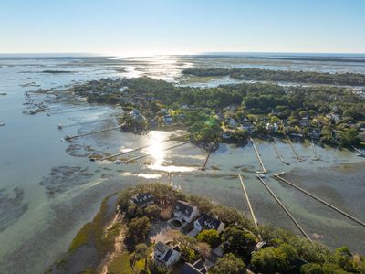 1462 Harborsun Drive, Charleston, SC 29412