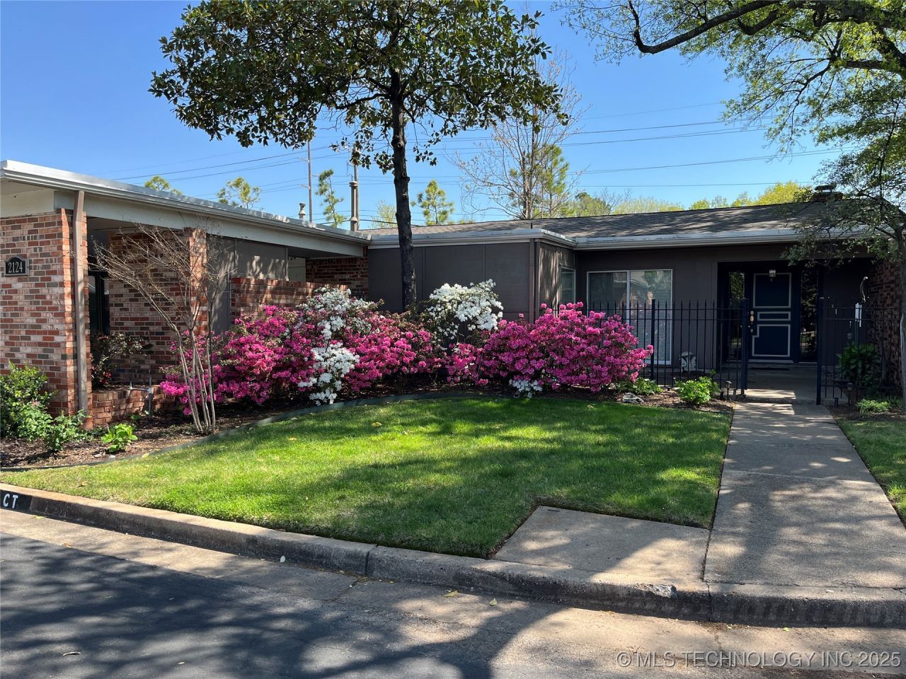 2124 E 60th Court, Unit O-4, Tulsa, OK 74105 Main Photo