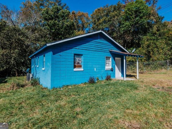 990 Center Street, Macon, GA 31217