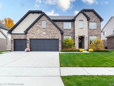 49806 Bingham Lane, Macomb Twp, MI 48044