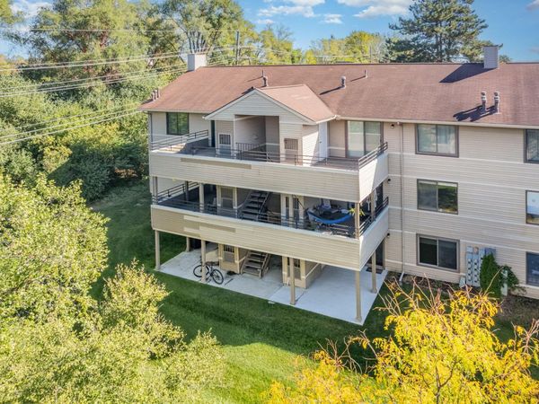 275 Briarcrest Drive, Unit 185, Ann Arbor, MI 48104