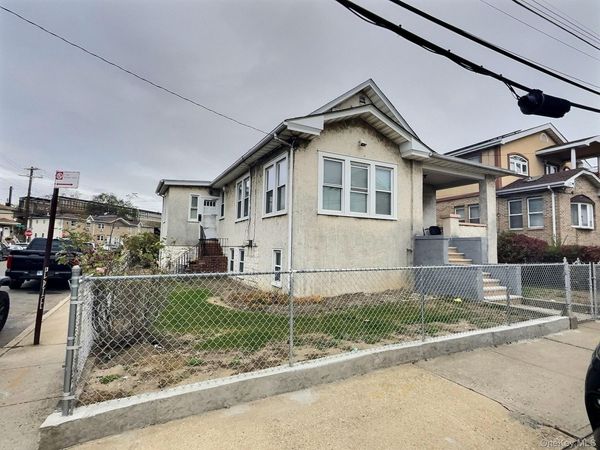 2718 Collier Avenue, Edgemere, NY 11691