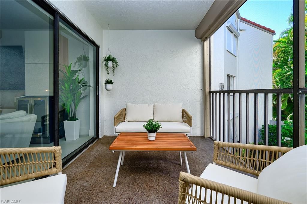 592 Beachwalk Cir, Unit N202, Naples, FL 34108 Photo