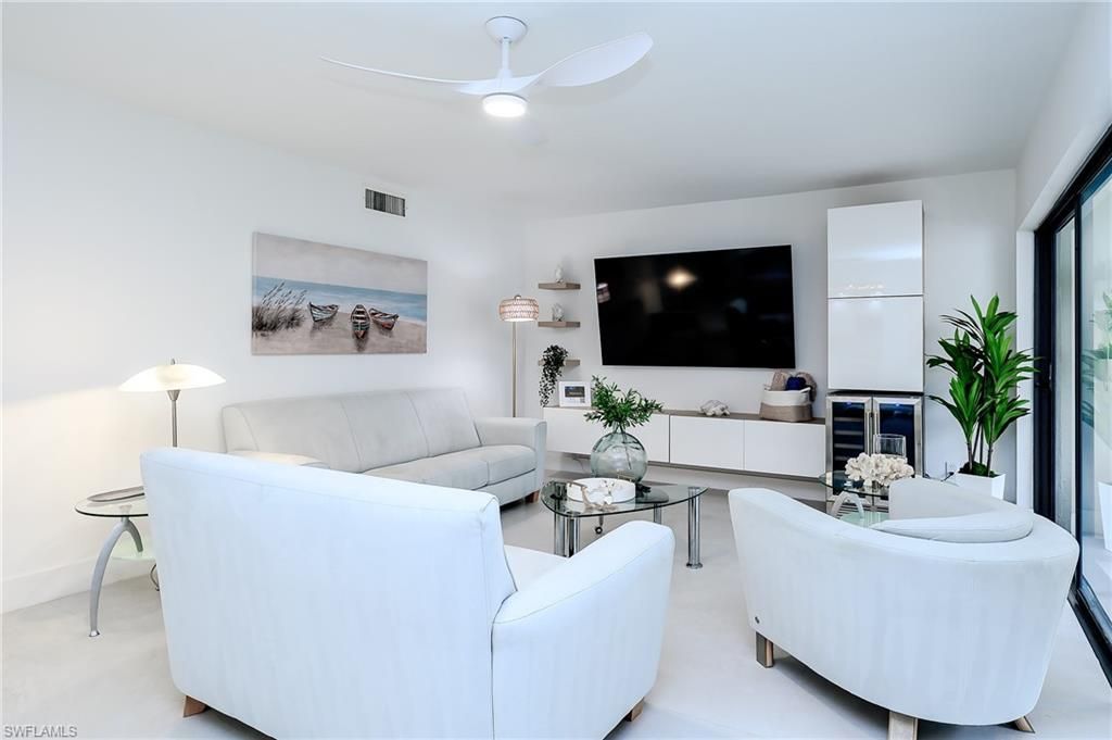 592 Beachwalk Cir, Unit N202, Naples, FL 34108 Photo