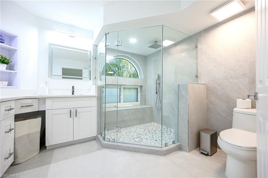 592 Beachwalk Cir, Unit N202, Naples, FL 34108 Photo