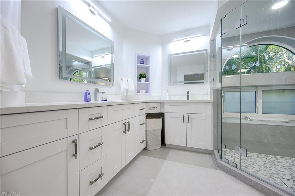 592 Beachwalk Cir, Unit N202, Naples, FL 34108 Photo