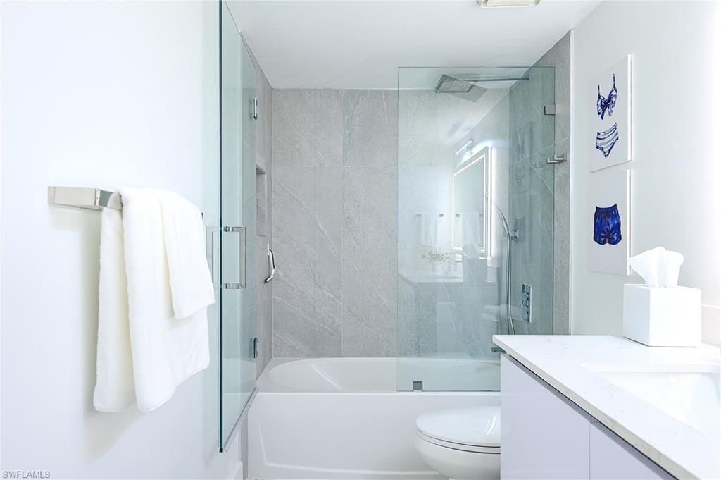 592 Beachwalk Cir, Unit N202, Naples, FL 34108 Photo