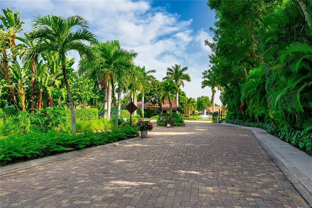 592 Beachwalk Cir, Unit N202, Naples, FL 34108 Photo