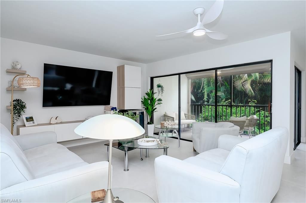 592 Beachwalk Cir, Unit N202, Naples, FL 34108 Photo