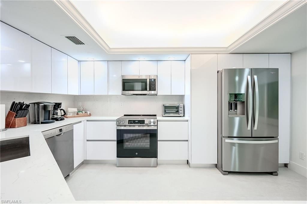 592 Beachwalk Cir, Unit N202, Naples, FL 34108 Photo