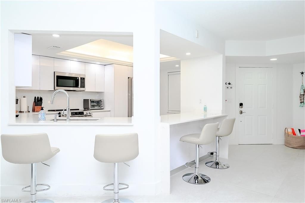 592 Beachwalk Cir, Unit N202, Naples, FL 34108 Photo