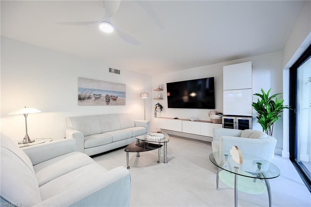 592 Beachwalk Cir, Unit N202, Naples, FL 34108 Photo