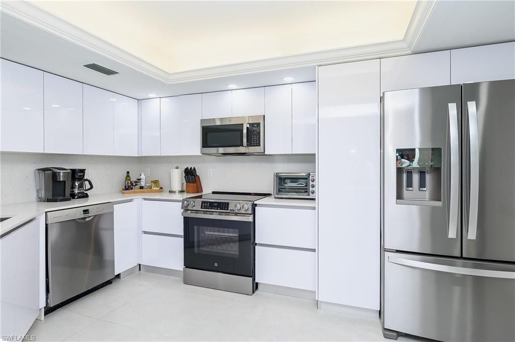 592 Beachwalk Cir, Unit N202, Naples, FL 34108 Photo